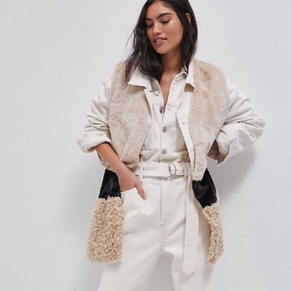 Anthropologie Lindsie Sherpa Vest Cream Black